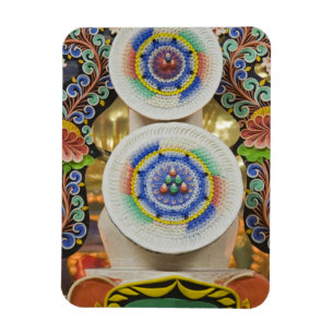 Bhutan. Zeremonielle Kuchen, die von Mönchen herge Magnet