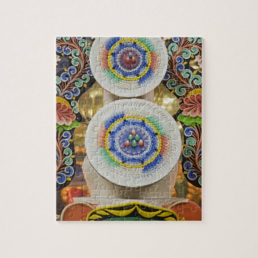 Bhutan. Zwergkuchen von Mönchen schmücken die Puzzle (Vertikal)