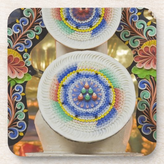 Bhutan. Zwergkuchen von Mönchen schmücken die Untersetzer (Vorderseite)