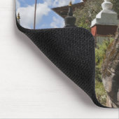 Bhutanesisch schreibt auf Felsen und nepalesisch c Mousepad (Ecke)