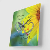 Bibelschrift Text mit Doppelherz-Monogrammen T Quadratische Wanduhr (Winkel)