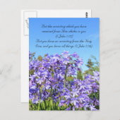 Bibelstelle, blaue Blumen und blauer Himmel Postkarte (Vorne/Hinten)