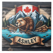 Biber durch Fluss mit Bergen dahinter Fliese (Vorderseite)