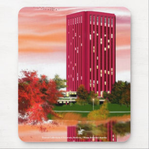 Bibliothek im Fall durch Tam Nguyen Mousepad