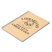 BIBLIOTHEKARE KENNEN WIE ZUM KARO IHN HERAUS NOTIZBLOCK (Linke Seite)