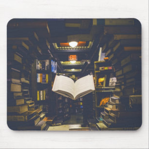 Bibliotheksbücher - Bücherregale im offenen Buch l Mousepad