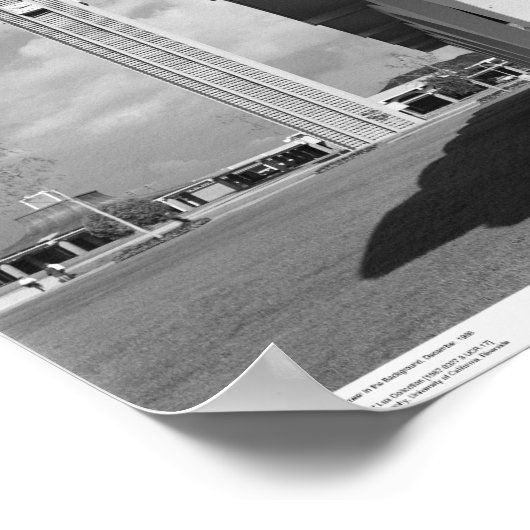 Bibliothekseingangsbögen, Glockenturm im Hintergru Poster (Ecke)