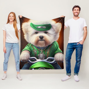 Bichon Frisé Hund fährt Fahrrad St. Patrick's Day Fleecedecke