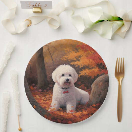 Bichon Frise in Herbstleaves Fall Inspiriert Pappteller (Hochzeit)