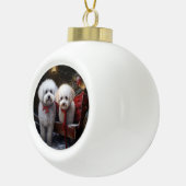Bichon Frise Snowy Sleigh Weihnachtsdekor Keramik Kugel-Ornament (Rechts)