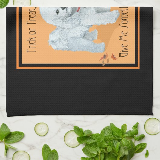 Bichon Frise Trick oder Treat Handtuch (Gefaltet)
