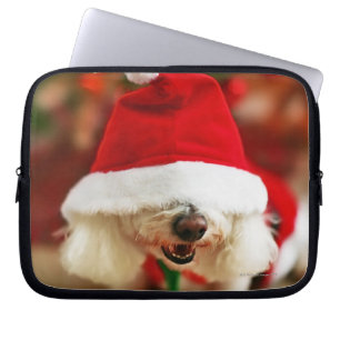 Bichon Frise Welpe, der Sankt-Kostüm trägt Laptopschutzhülle