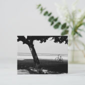 Bicyle am Strand Postkarte (Stehend Vorderseite)