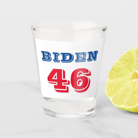 Biden 46 Kollegiatstil Schnapsglas (Vorderseite)