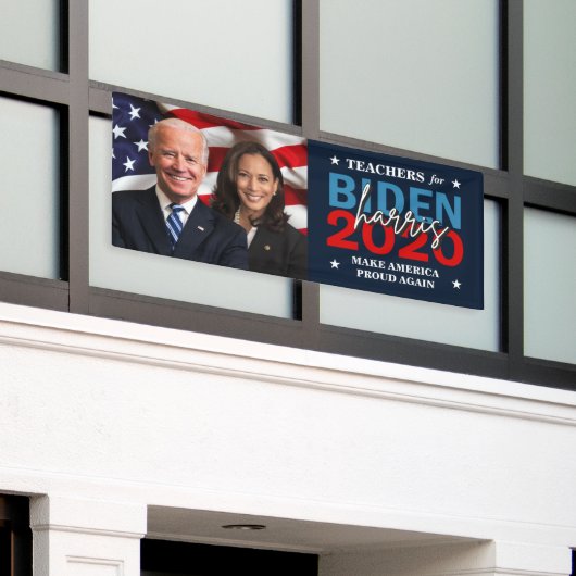 Biden Harris 2020 Kampagne mit dem Patriotischen F Banner (Äußeres Gebäude)