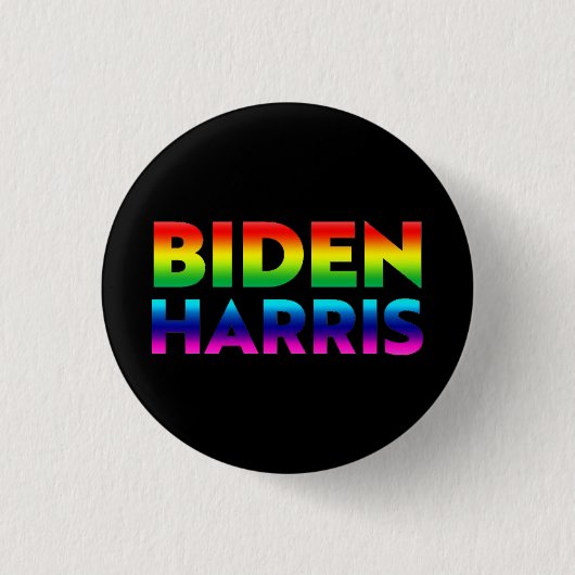Biden Harris - Stolze Buchstaben in Regenbogenfarb Button (Vorderseite)