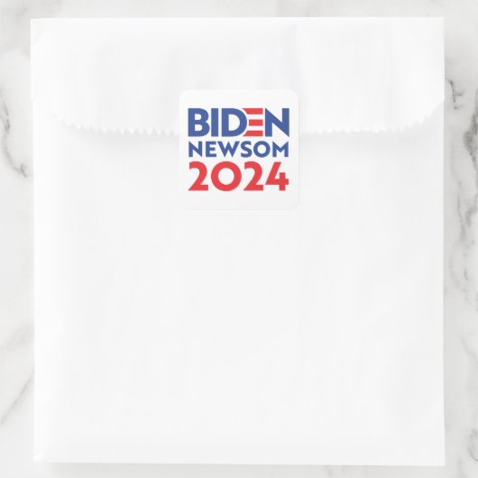 Biden Newsom 2024 Quadratischer Aufkleber (Tasche)