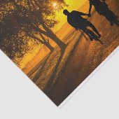 Biegen in das dunkle Gewebe des Sonnenuntergangs Seidenpapier (Ausschnitt)