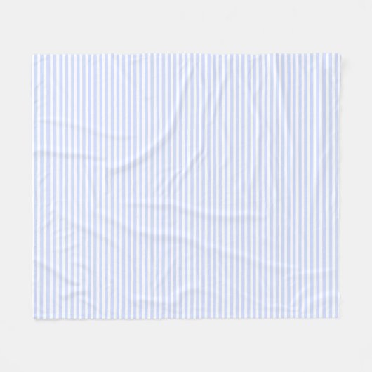 Biender Baby Blue Pale Sky Blue and White Strip Fleecedecke (Vorderseite (Horizontal))