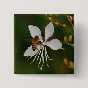 Biene auf Blume Abzeichen Button