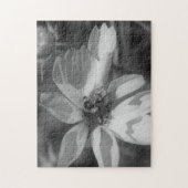 Biene auf Blume in Schwarz-Weiß-Natur Puzzle (Vertikal)