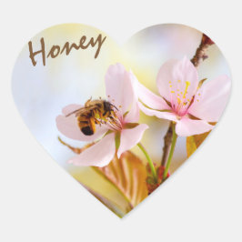 Biene auf einer Kirsche-Blume Herz-Aufkleber