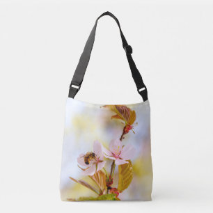 Biene auf einer Kirsche-Blume Tragetaschen Mit Langen Trägern