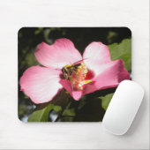 Biene auf einer Rose von Sharon 2 Mousepad (Mit Mouse)