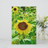 Biene auf gelber Sonnenblume Briefpapier (Stehend Vorderseite)