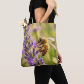 Biene auf Lavendel Tasche (Von Nahem)