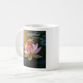 Biene auf Lotus-Blume Kaffeetasse (Vorderseite Links)