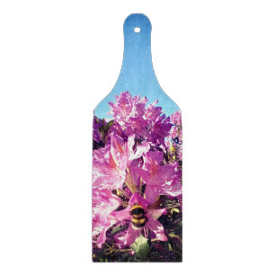 Biene auf rosa Blume Schneidebrett