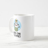 Biene auf Thyme Funny Herb Insect Pun Kaffeetasse (Vorderseite Links)