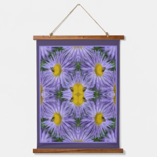 Biene auf violetten Blumen Natur Abstrakt Wandteppich Mit Holzrahmen