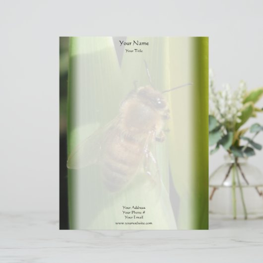 Biene auf weißem Blumen-Briefkopf Briefbogen (Stehend Vorderseite)