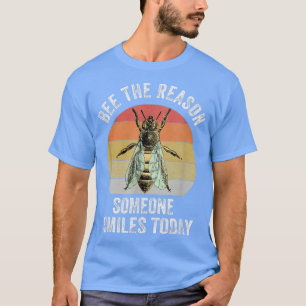 Biene der Grund, warum jemand lächelt heute lustig T-Shirt