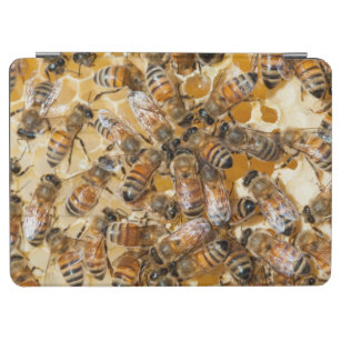 Biene, die Arlos am Honig-Bauernhof behält iPad Air Hülle