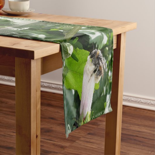 Biene im Sommer Mittelgroßer Tischläufer (Beispiel)