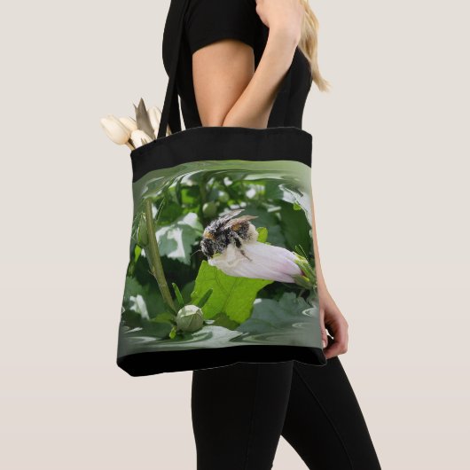 Biene im Sommer Tasche (Von Nahem)