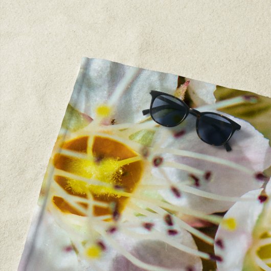 Biene in the Neighborhood Beach Handtuch (Beispiel)