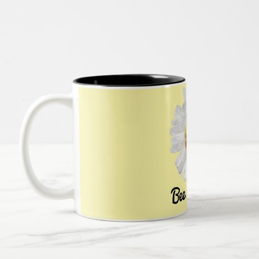 Biene on Daisy - Personalisiertes Geschenk Zweifarbige Tasse (Links)
