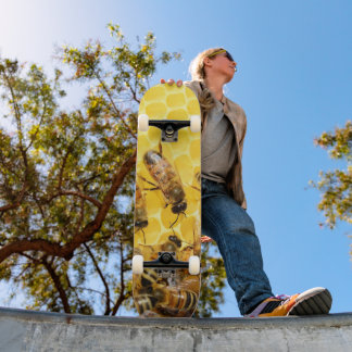Bienen auf Honeycomb - Skateboard Deck
