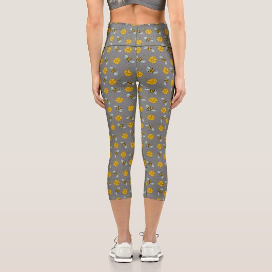 Bienen und Buttercups auf Grau Capri Leggings (Rückseite)