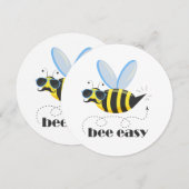 Bienenfigur mit Schnurrbart-Sonnenbrille Bee Easy Einladung (Vorne/Hinten)