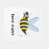 Bienenfigur mit Schnurrbart-Sonnenbrille Bee Easy Fleecedecke (Vorderseite (Horizontal))