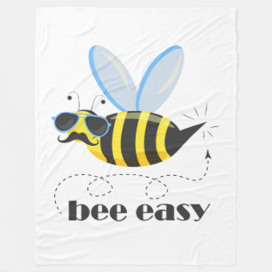 Bienenfigur mit Schnurrbart-Sonnenbrille Bee Easy Fleecedecke
