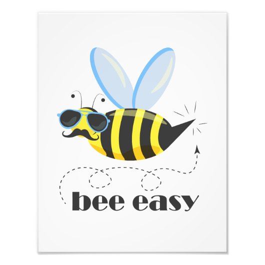 Bienenfigur mit Schnurrbart-Sonnenbrille Bee Easy Fotodruck (Vorne)
