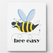 Bienenfigur mit Schnurrbart-Sonnenbrille Bee Easy Fotoplatte (Vorderseite)