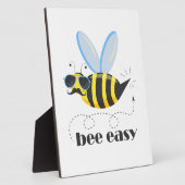 Bienenfigur mit Schnurrbart-Sonnenbrille Bee Easy Fotoplatte (Seite)