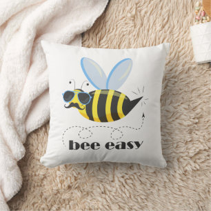 Bienenfigur mit Schnurrbart-Sonnenbrille Bee Easy Kissen